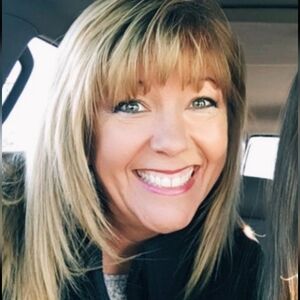 Meet your Posher, Debi